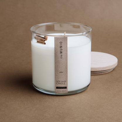 Zimtkerze im Glaswindlicht